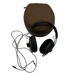 186000 現状品 SENNHEISER ゼンハイザア イヤホン・ヘッドホン（有線） ゼンバイザーヘッドフォン SENNHEISER MOMENTUM ブラック ケース付き [250527HM150265]の画像