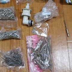 ★★ジャンク 工具 DIY★電動ドライバー 電動ドリル ビット 自転車ライト くぎ ねじ スパナ 六角ねじ シーリング ローゼット 洗濯機の蛇口 コンセントカバー 軍手★★の画像