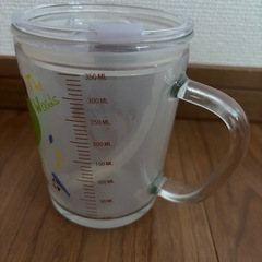 子供用グラスコップの画像
