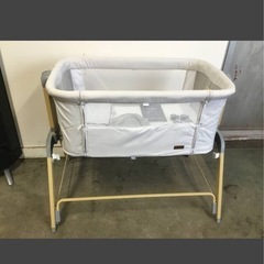 ベビーベッド 新品　おむつ替えシートありの画像