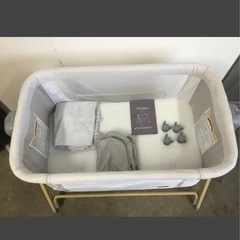 ベビーベッド 新品　おむつ替えシートありの画像