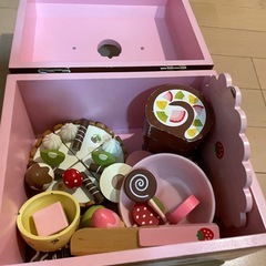 おままごとストロベリーケーキセットの画像