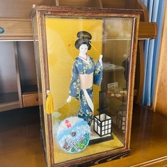 ガラスケース入り 和風人形
の画像