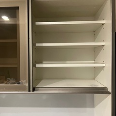 食器棚、カップボードの画像
