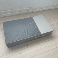 犬用ペットステップ（底面に新品時のカバー有り）、柔らかいソフトな階段、灰色。yy0811の画像