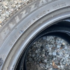 225/50R17 スタッドレスタイヤ4本の画像
