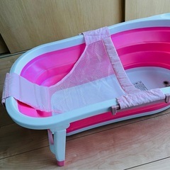 中古美品 折りたたみベビーバス（フォールディングバス D） 新生活 フューシャピンクの画像