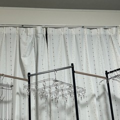 室内用の洗濯物干し竿の画像