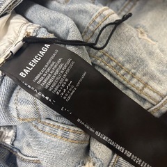 バレンシアガ BALENCIAGA ダメージデニム　ジーンズ　デストロイ　クラッシュ　ブルー　青色　並行輸入品の画像