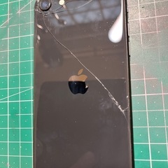8月13日まで　iPhoneSE  第3世代 64ギガの画像