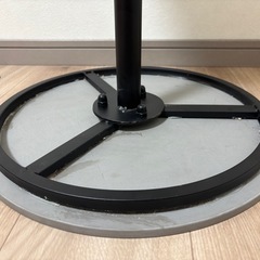 大理石サイドテーブルの画像