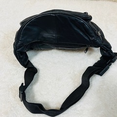 本革風 ウエストポーチ ブラック 多収納 男女兼用 黒 ウォーキング 登山の画像