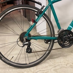 ※　クロスバイク BRIDGESTONE ブリヂストン グリーンレーベル　CYLVA シルヴァ 700×32C 24段変速　フレームサイズ　390mm グリーン系の画像