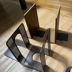 ブックスタンド中古4個の画像