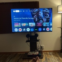 4Kテレビ55型　テレビ台込みの画像