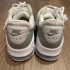 新品！！ナイキ エアマックスエクシー ホワイトの画像