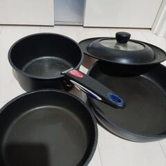 無料！鍋3点、鍋蓋１点、取っ手１点のセットの画像