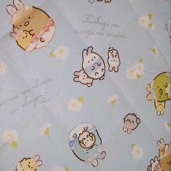 ③美品！すみっこぐらし　ごろ寝布団　水色に白いお花の画像