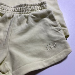 4歳　セットアップ　パステルカラー　イエロー　ギャップ　GAP 子ども　服　ファッションの画像