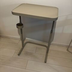 【美品】IKEA ビョルコーセン BJÖRKÅSEN サイドテーブル ベージュの画像