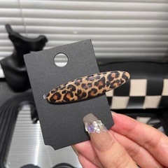 ヒョウ柄 柳葉型ヘアクリップ 2点セット｜前髪・サイド用｜万能でおしゃれの画像