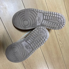 NIKEのスニーカー　AIR JORDAN 1 MID SE CRAFT/28cm/クリームの画像