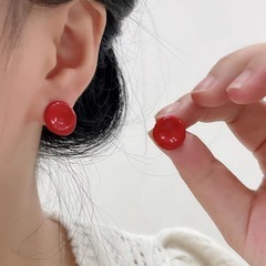 ナチュラルで可愛い💕クリームカラーのシンプル丸型ピアス 925銀ポスト 小ぶりでミニマルの画像