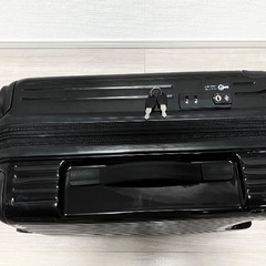 スーツケース　黒色　TSAロック　鍵あり　故障なし　拡張可能　機内持ち込みサイズの画像