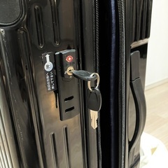 スーツケース　黒色　TSAロック　鍵あり　故障なし　拡張可能　機内持ち込みサイズの画像