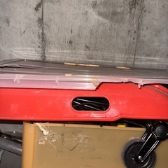 収納ケースとそりの画像