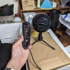 ブルートゥーススピーカー、マイク、照明ライトの3点セットで引き取っていただきたいですの画像