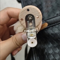 帽子クリップ🎩 携帯便利なキャップホルダー👜 旅行やお出かけに最適！帽子の落下防止＆バック掛けアクセサリーの画像