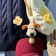 帽子クリップ🎩 携帯便利なキャップホルダー👜 旅行やお出かけに最適！帽子の落下防止＆バック掛けアクセサリーの画像
