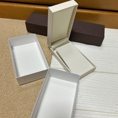 ジュエリーネックレスのギフト箱２個セットの画像