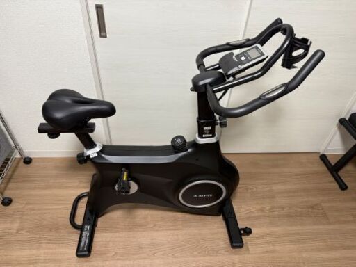 【購入時金額42,300円！ ☆ほぼ未使用☆ 説明書つき】 アルインコ(ALINCO) フィットネスバイク クロスバイク 静音 8段階負荷 ホイールカバー ロングハンドル サドル高さ 前後 調整 タブレットトレー付 組立簡単 スピンバイク1822 BK1822BK ブラック
