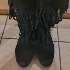 MINNETONKA　フリンジロングブーツの画像