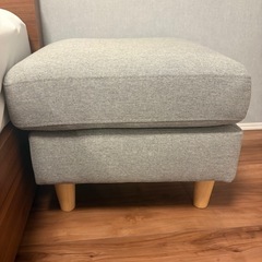 美品✨まだまだ使える3人掛けソファー&オットマンの画像