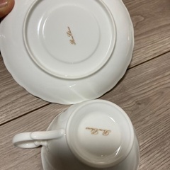 ブランド🔴カップ&ソーサーセットの画像