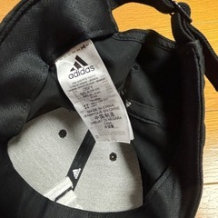 adidas キャップ
の画像