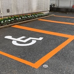 駐車場ライン引き・番号塗装・補修工事｜車移動なし＆全国対応…