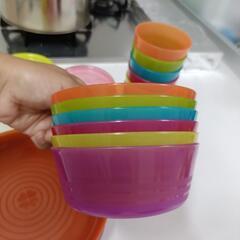 IKEAプラ食器、フタ付コップの画像