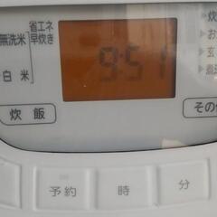 ★アイリスオーヤマ2021年製3合炊き炊飯器★の画像