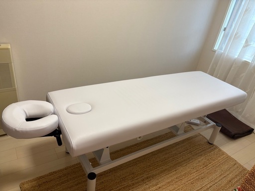 手動昇降 マッサージベッド 有孔 ホワイト