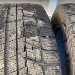 BRIDGESTONE ブリジストン　スタッドレス　VRX 225 55 17 ４本セット　無料の画像