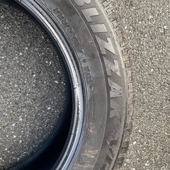 BRIDGESTONE ブリジストン　スタッドレス　VRX 225 55 17 ４本セット　無料の画像