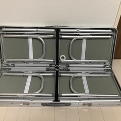 テーブル、椅子、パラソルのセット・アウトドア、キャンプ、BBQなどにの画像