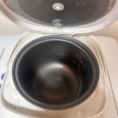 冷蔵庫、炊飯器、乾燥機の画像