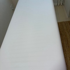 手動昇降 マッサージベッド 有孔 ホワイトの画像