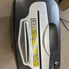 シュレッター　個人情報保護による紙の処理の画像