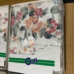 タオルケット4枚　未使用ですがかなり古いですの画像